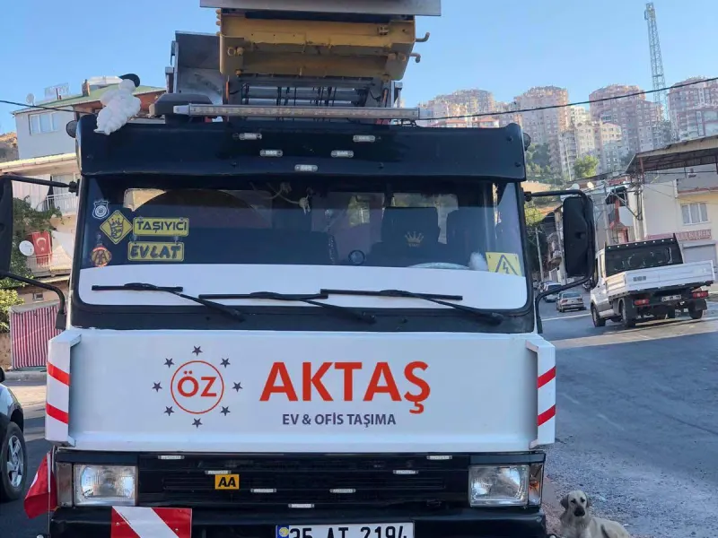 Öz Aktaş asansörlü nakliye aracı